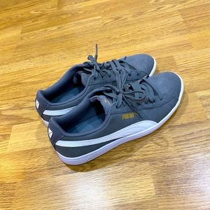 NWOT - Puma gray and white sneakers - Size 7